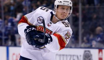 Další trejd v NHL! Chicago získalo z Floridy talent i ostříleného veterána