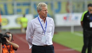 Tři měsíce hrůzy trenéra Petržely: Tiskovka v tílku, soud a nehody!