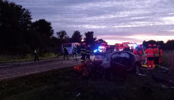 Na Vyškovsku se srazilo auto s autobusem. Zasahoval vrtulník