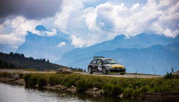 Český jezdec si splnil sen. Od krále rallye si půjčil nejrychlejší dvojkolku v historii