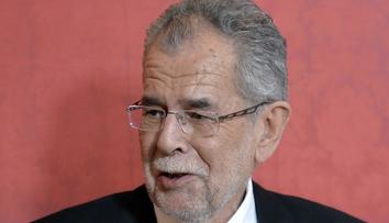 Rakouský prezident podepsal zákon o povinném očkování. Platí od soboty