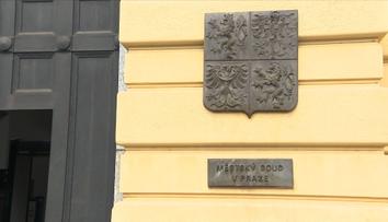 Podat žalobu na stát není tak jednoduché. Advokáti řekli, jak to funguje