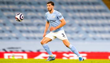 Souček má smůlu. Hráčem Premier League se stal portugalský obránce