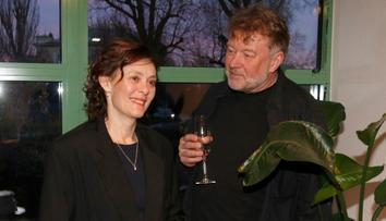 Trojanová už nesmutní. Na večírku se objevila po boku tajemného fešáka
