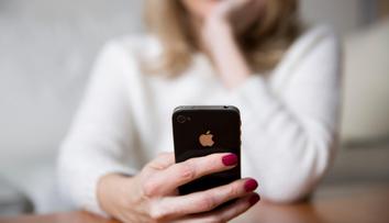 Majitelé iPhonů, pozor! Mohli byste na Google vysoudit desetitisíce