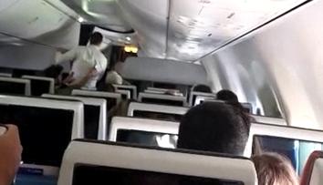 Pilot chtěl zabít všechny na palubě. Byl to pokus o teroristický útok, říká ministr