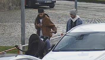 VIDEO: Neuvěřitelná drzost. Mamince vykradli kočárek přímo před očima
