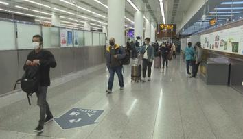 Hongkong následuje Peking. Zruší karanténu pro nakažené koronavirem