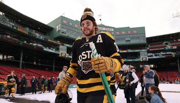 Pastrňák v boji o nejužitečnějšího hráče NHL ztrácí. Průzkumům vládne McDavid