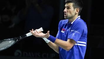 Australští moderátoři uráželi Djokoviče. Nevěděli, že jsou zapnuté kamery