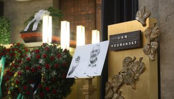 Rodina se rozloučila s Janem Vodňanským. Dorazil Jan Kačer i Pavel Bém