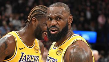 LeBron ukázal týmového ducha. Zahodil 18letou rekordní šňůru pro výhru
