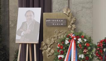 Adamovská, Strach, Kříž či Hlaváčová. Lidé se rozloučili s legendárním režisérem