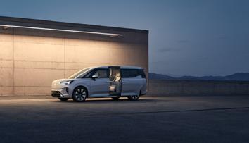 Úžasný obývák na kolech. Volvo ukazuje, že segment rodinných MPV není mrtvý