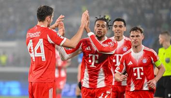 Bayern venku deklasoval Atalantu. Tottenham dostal bůra po Kinského hororovém debutu