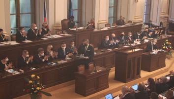 Poslanci definitivně schválili nový rozpočet. Schodek bude 280 miliard