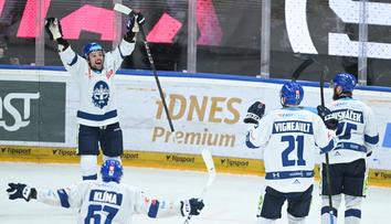 Kladno v prvním duelu šokovalo Spartu. Té nepomohlo ani úchvatné sólo Hyky