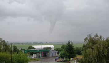 Na Třebíčsku se objevila tromba. Na obloze se točila dvacet minut