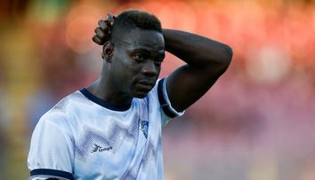 Úpadek bývalé velké hvězdy. Balotelli má namířeno do třetí španělské ligy