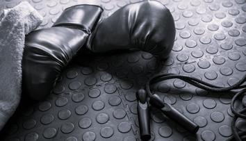 Ruský zápasník MMA pykal za dvojnásobnou vraždu. Nyní zemřel ve vězení