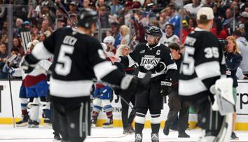 Sbohem, Kopi. Legenda NHL se loučila v slzách, fanoušci mu děkovali vestoje