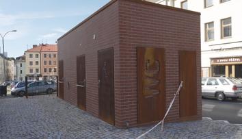 Jihlava má nové záchodky za miliony. Nedá se na nich zamknout