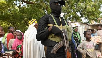 Nigérijští islamisté pobili věřící, zapálili kostel a unesli kněze