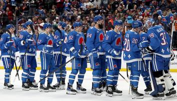 Colorado boří NHL. Vyrovnalo téměř stoletý rekord, MacKinnon dotáhl Hejduka