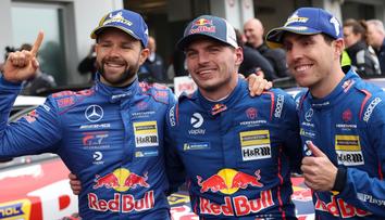 Po triumfu přišel šok. Verstappen ovládl závod, ale o výhru nakonec přišel
