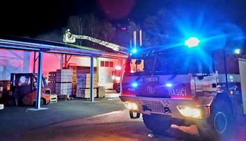 Plameny zničily kotelnu na jihu Čech, propadla se střecha, škoda je milionová