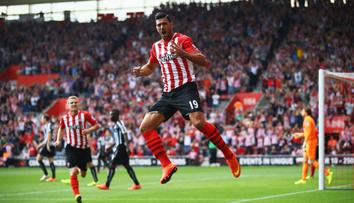 Premier League má senzaci. Southampton táhne Pellé!