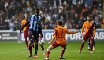 Nejšílenější oslava gólu všech dob? Balotelli kopl svého parťáka do hlavy