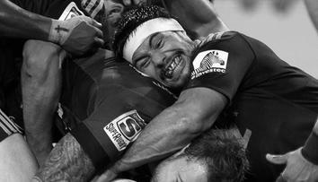Zemřela bývalá hvězda All Blacks. Trápily ji otřesy mozku, ve hře sebevražda
