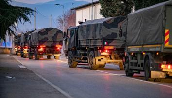 Krematorium v Bergamu nestíhá, pro těla obětí koronaviru přijela armáda!