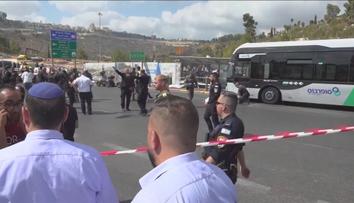 Jeruzalémem otřásl útok teroristů. V autobusu postříleli několik lidí