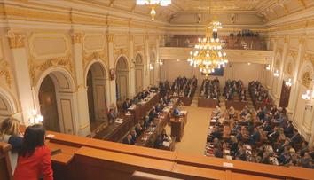 Poslanci jednají o novele stavebního zákona. Je to legislativní paskvil, zní z opozice
