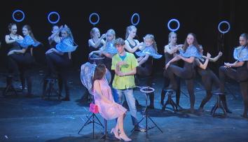 Žáci gymnázia nacvičili muzikál pro neslyšící. Ten vedl ke vzniku důležitého projektu