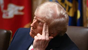 Trump bere víc léků, než mu lékaři doporučili. Sám se k tomu přiznal