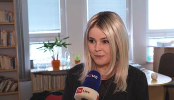 Simona v 17 letech vylezla na vlak, následky má dodnes. Obří riziko, varuje