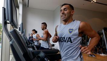 Tévez se brání! Prý ho neskolili vězni, ale trenažér!