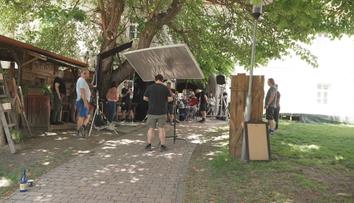 Natáčení filmu Bobule 4 jde do finále. Tvůrci a herci slaví dotočnou na Pálavě
