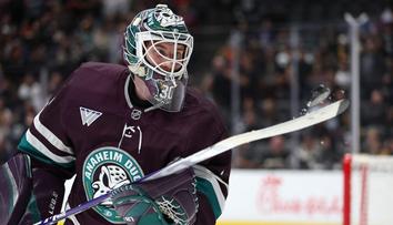 Laso pro Dostála. Hrdina mistrů světa začne v NHL jako jednička