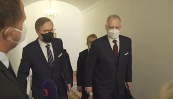 Vláda chce propouštět i zpravodajce. Skončit má šéf rozvědky
