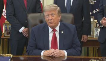 Trump slíbil každému Američanovi pět tisíc dolarů. Má to ale háček