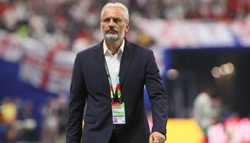 Tragédie po vyřazení z MS: Mluvčí oznámil smrt trenérova otce na tiskové konferenci