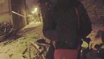 Strážníci chtěli zastavit cyklistku. Skončilo to honičkou s překvapivým závěrem