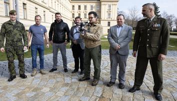 Záhada okolo Skupiny D rozluštěna. Tajemný dárce 100 milionů odhalil svou identitu
