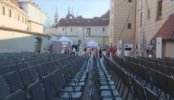 Začínají shakespearovské slavnosti. Zahájila je Komedie omylů