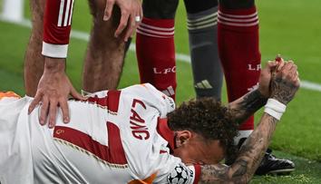 Zranění jako z hororu. Hráč Galatasaraye musel být odnášen s kyslíkovou maskou