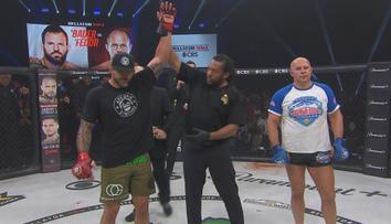 Bader obhájil titul v těžké váze Bellatoru. Poslední císař se rozloučil s kariérou